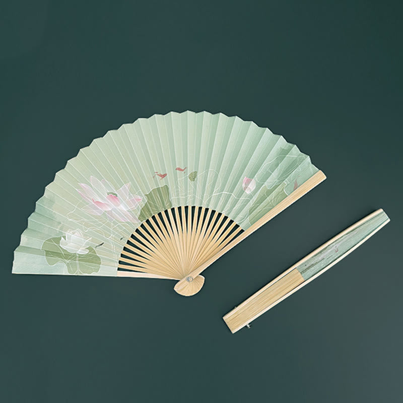 Éventail pliant en bambou et papier à main avec Buddha Stones, fleurs de lotus, feuilles, poisson koï