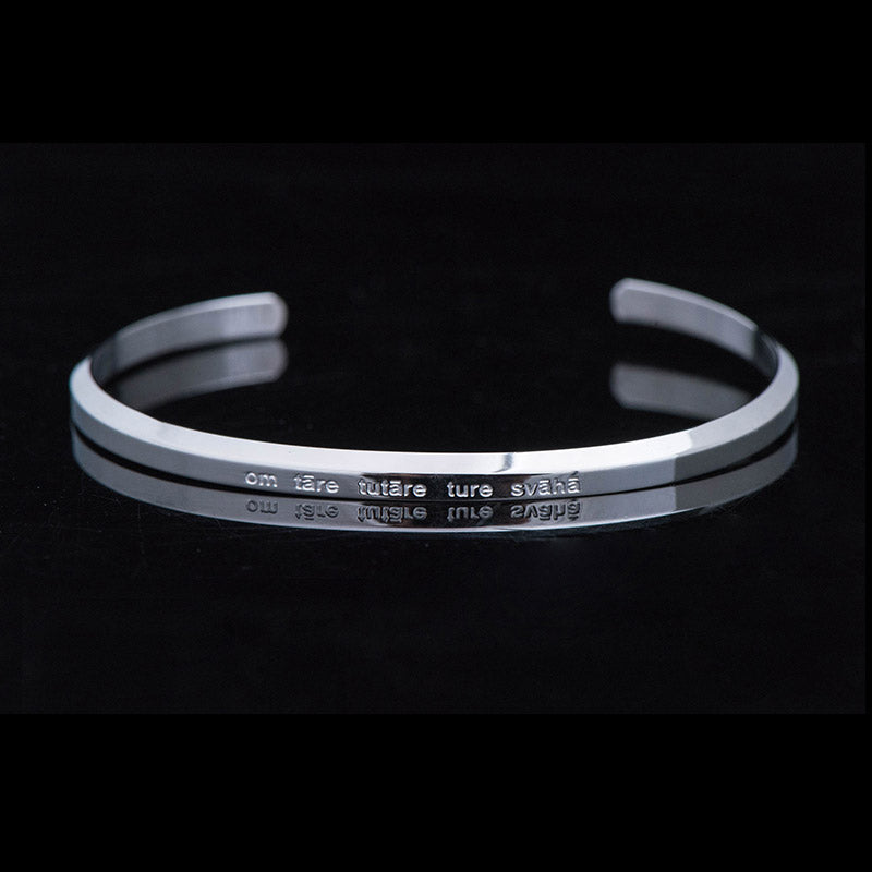 Bracelet de protection et de bénédiction en acier titane gravé avec six mots vrais de Buddha Stones