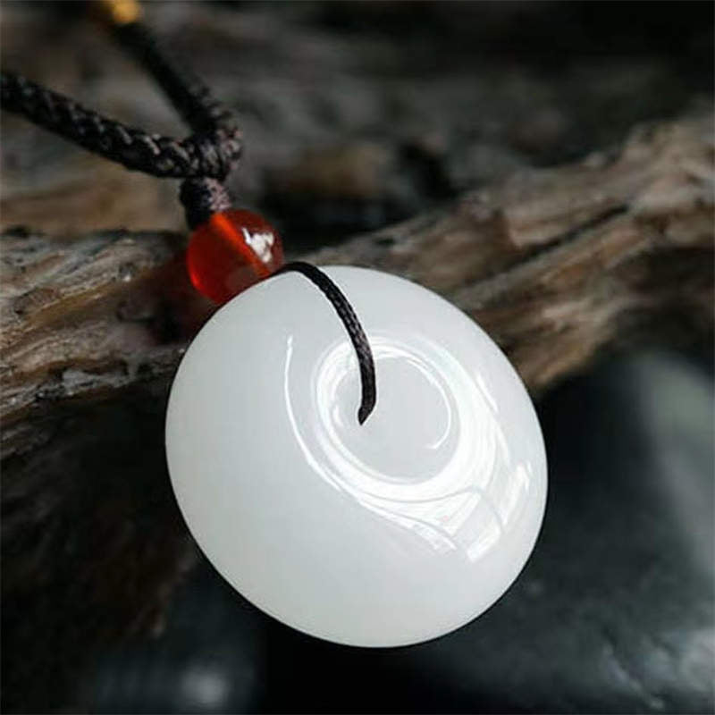 Collier pendentif en jade blanc Hetian rond avec Buddha Stones et boucle de paix