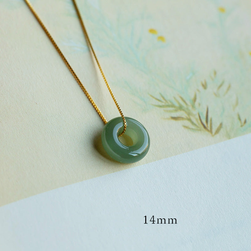 Collier pendentif en jade rond naturel Buddha Stones et boucle de paix, porte-bonheur et abondance