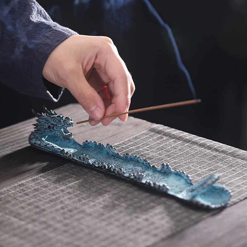 Brûleur d'encens en alliage de force de dragon de bon augure avec Buddha Stones