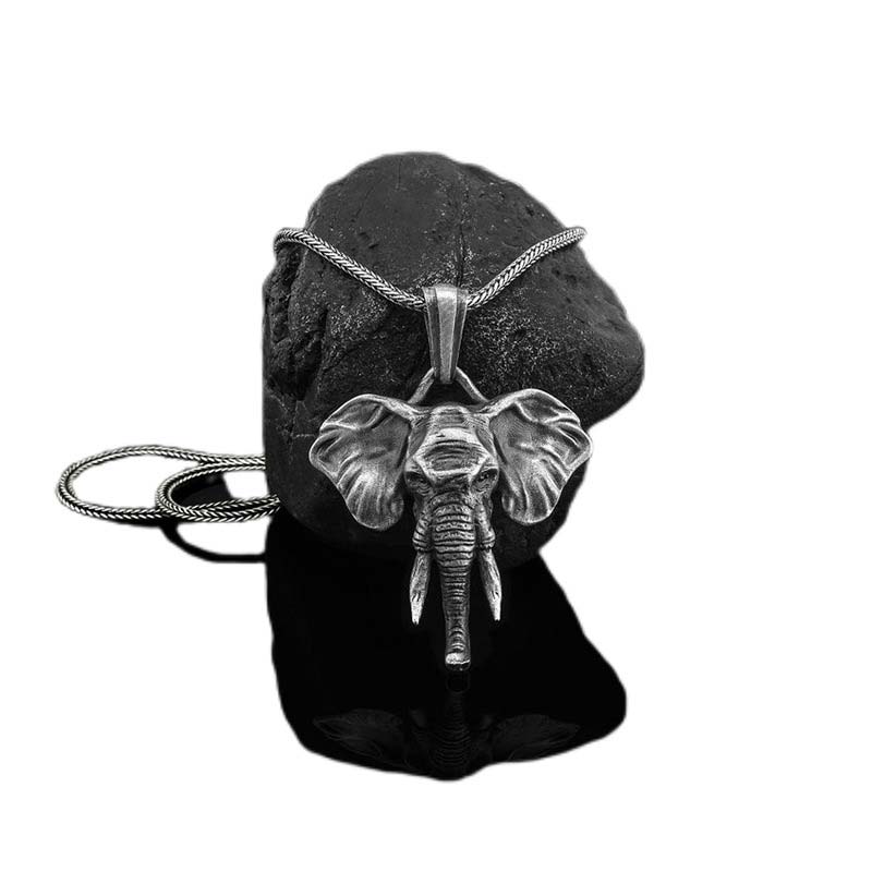 Collier pendentif en acier titane et étain éléphant