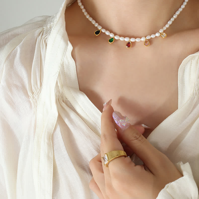 Collier avec pendentif en pierre de cristal de perle et pureté