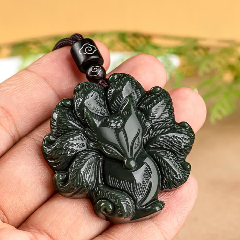 Collier pendentif porte-bonheur en jade cyan Hetian à neuf queues