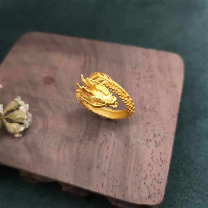 Bague de force et de succès en Buddha Stones avec dragon doré