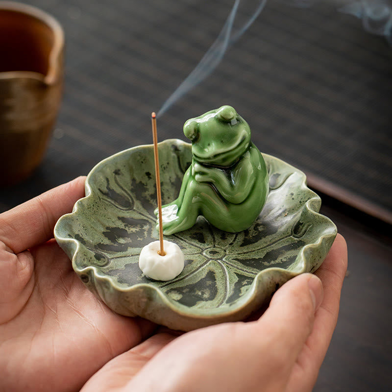 Brûleur d'encens en céramique avec motif de grenouille et de méditation en forme de Buddha Stones