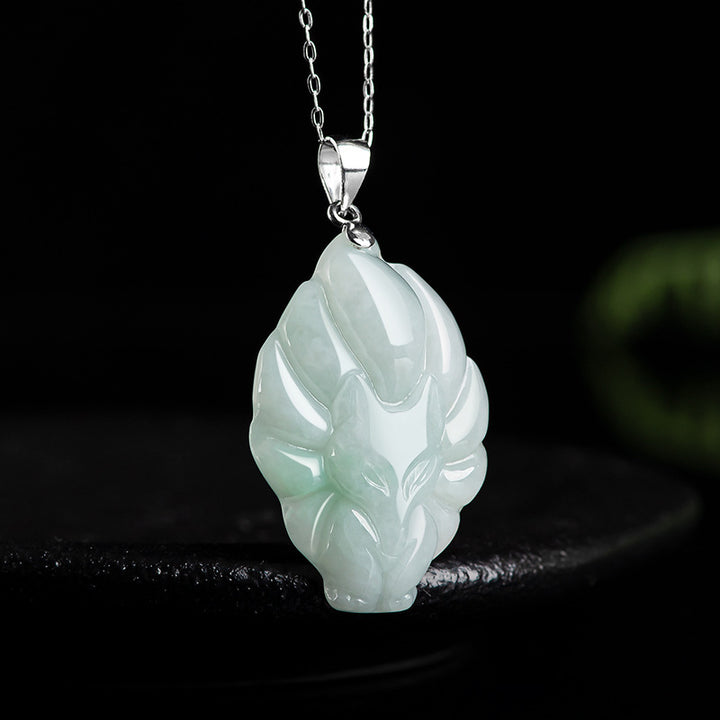 Collier pendentif en jade naturel Buddha Stones un renard à neuf queues et symbole de prospérité, chaîne en acier titane. - image 1