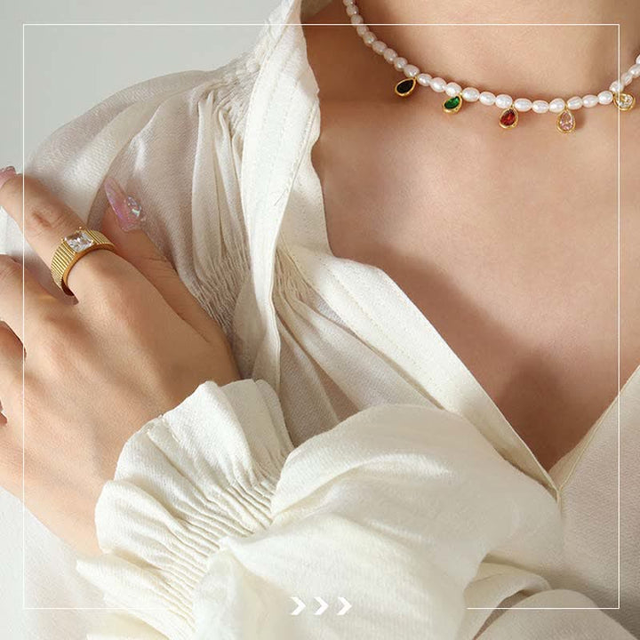 Collier avec pendentif en pierre de cristal de perle et pureté