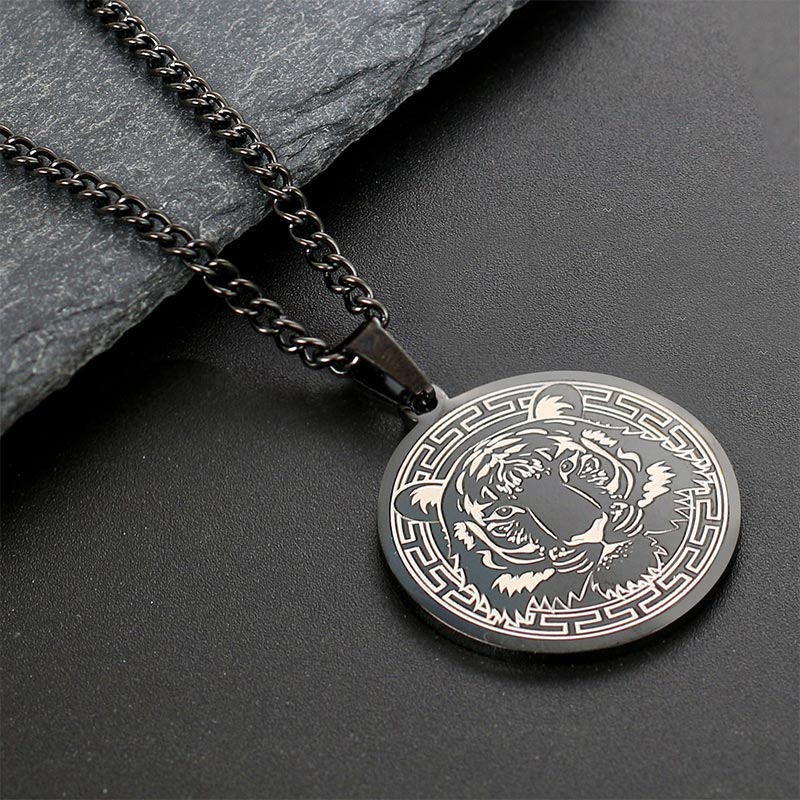 Collier pendentif de protection en acier titane avec Buddha Stones et animaux