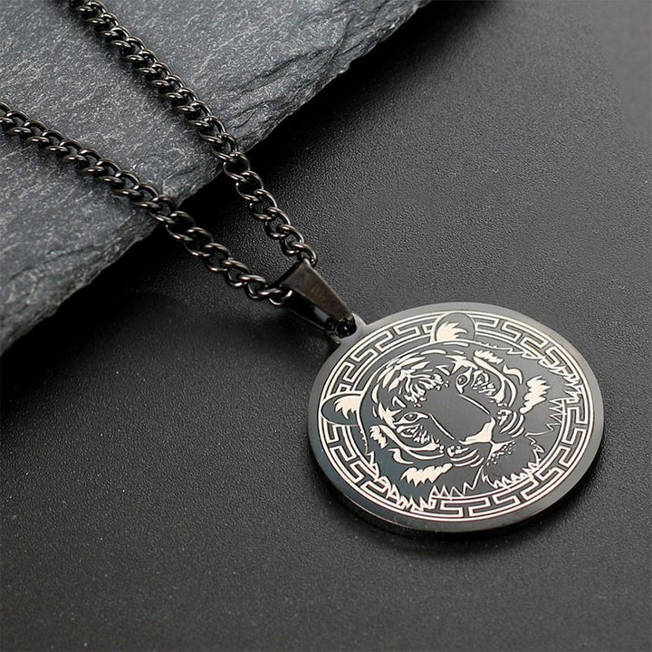 Collier pendentif de protection en acier titane avec Buddha Stones et animaux