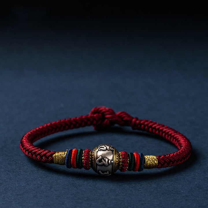 Bracelet tressé en argent sterling 925 fait à la main avec Buddha Stones Om Mani Padme Hum et nœud King Kong
