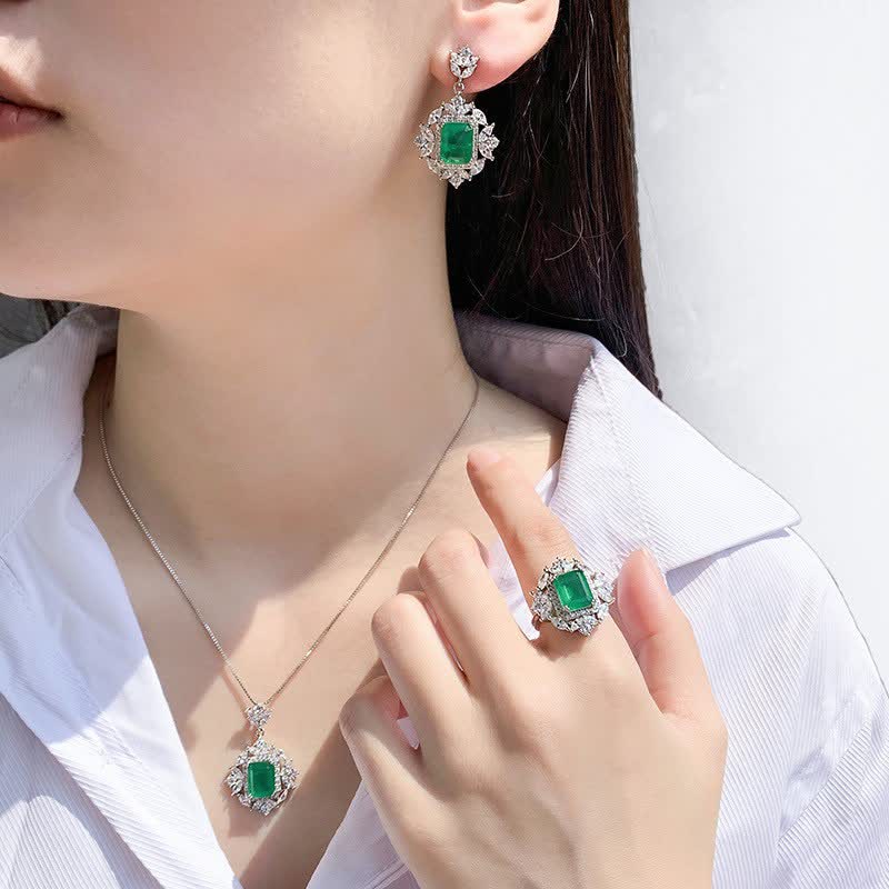Buddha Stones Cristal d'émeraude Corindon rouge Confiance Courage Bague Boucles d'oreilles Collier Pendentif