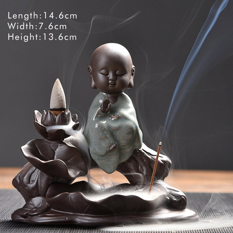 Brûleur d'encens en céramique avec bénédiction de lotus et petit moine en Buddha Stones