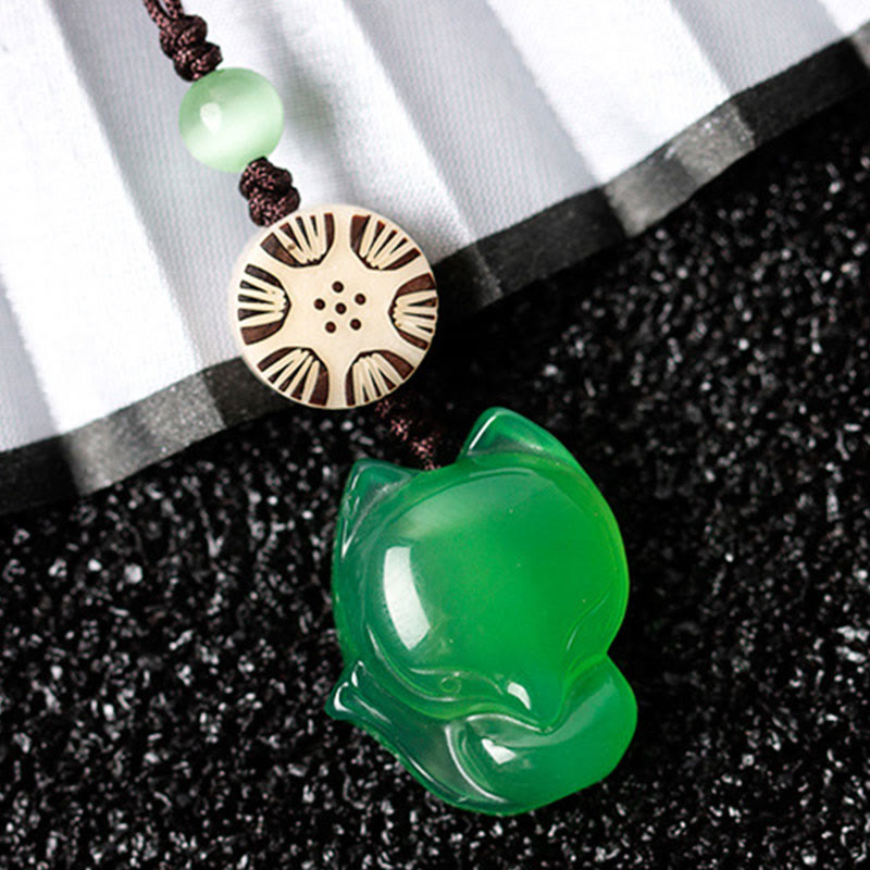 Décoration à suspendre pour téléphone en calcédoine naturelle Fox Harmony