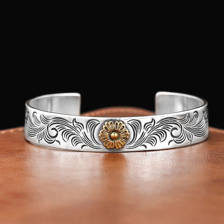 Bracelet porte-bonheur en cuivre sculpté avec des Buddha Stones et des plumes de la dynastie Tang