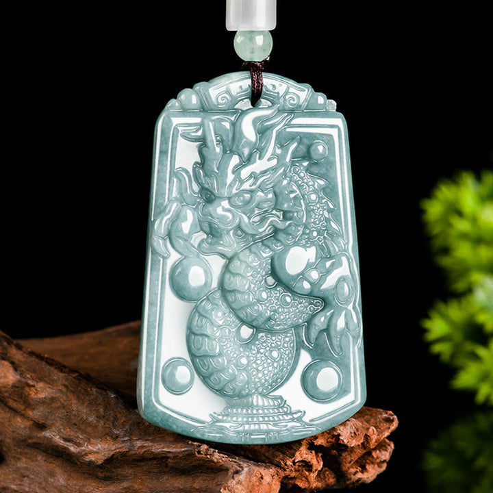 Collier pendentif en jade avec Buddha Stones Année du dragon Zodiaque chinois Dragon voyage à travers le monde