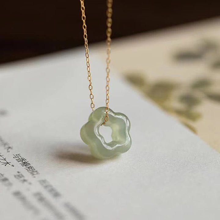 Collier pendentif porte-bonheur en jade cyan Hetian délicat avec Buddha Stones