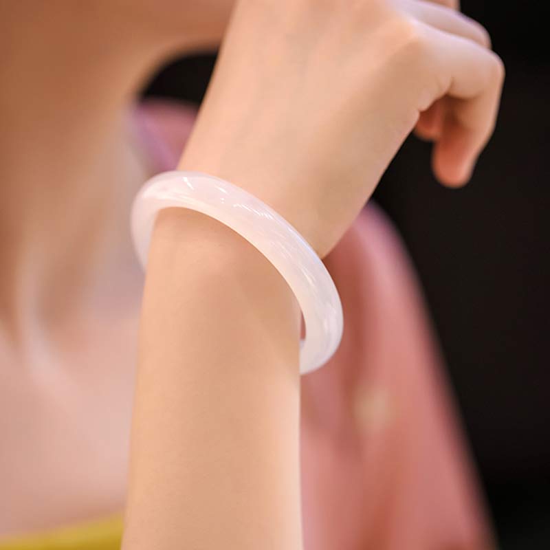 Bracelet jonc harmonieux en Buddha Stones en calcédoine naturelle