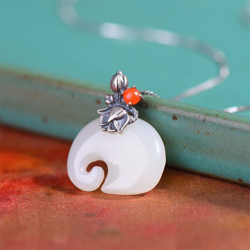 Collier pendentif protection lotus éléphant en jade blanc - image 4