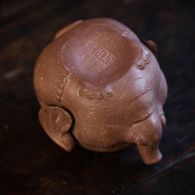 Théière en céramique et argile violette avec Buddha Stones et éléphant mignon et nuages de bon augure