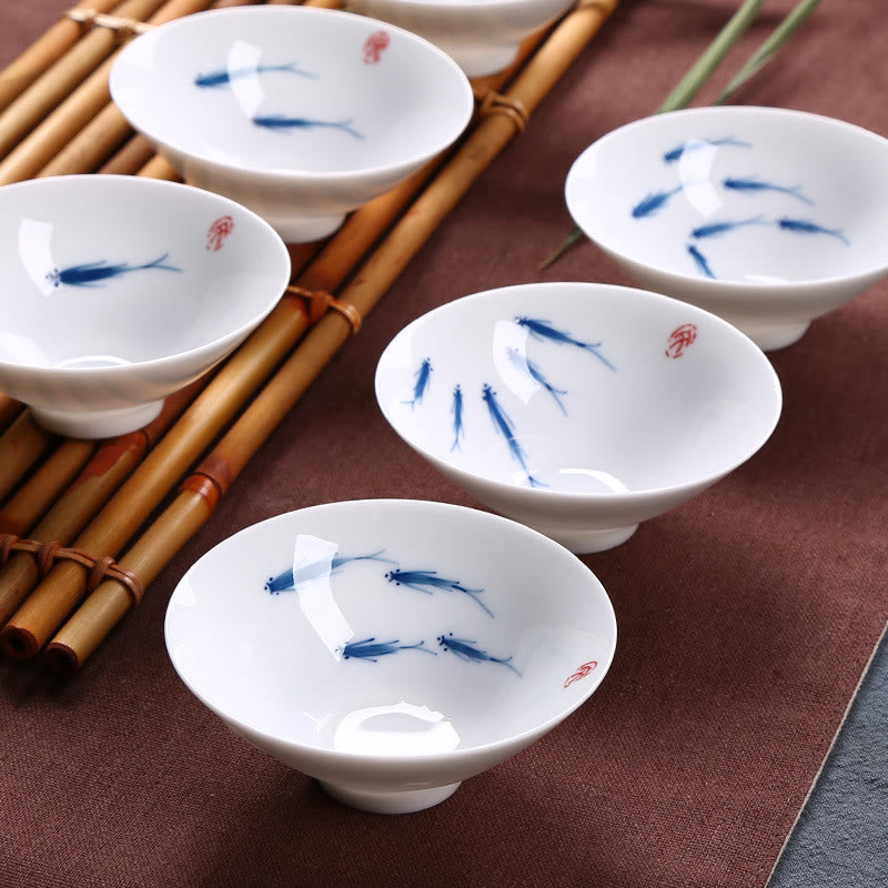 Tasse à thé en céramique de poisson koï en porcelaine bleue et blanche de Jingdezhen Buddha Stones