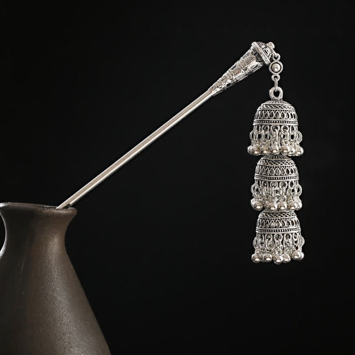 Épingle à cheveux en forme de goutte d'eau avec fleurs de muguet et pompons