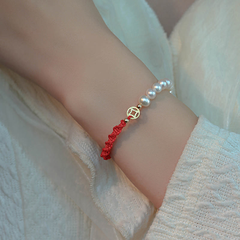 Bracelet tressé en fil rouge avec perles de protection et de chance plaquées or 14 carats