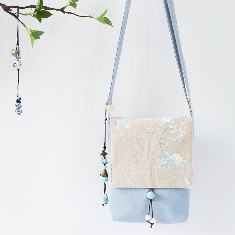 Sac à bandoulière en toile brodé à la main avec des Buddha Stones et des fleurs de prunier