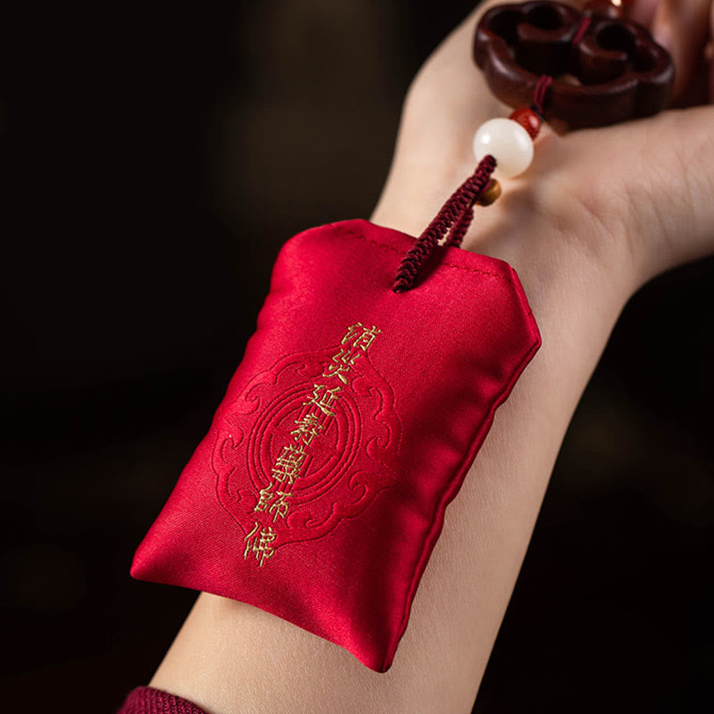 Buddha Stones tibétaines à petites feuilles de bois de santal rouge, lotus, cinabre, sachet de protection, pompon, décoration à suspendre pour voiture