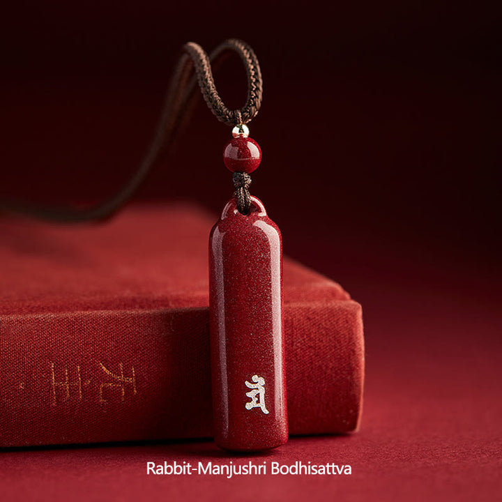 Collier avec pendentif en corde de protection et amulette en cinabre du zodiaque chinois