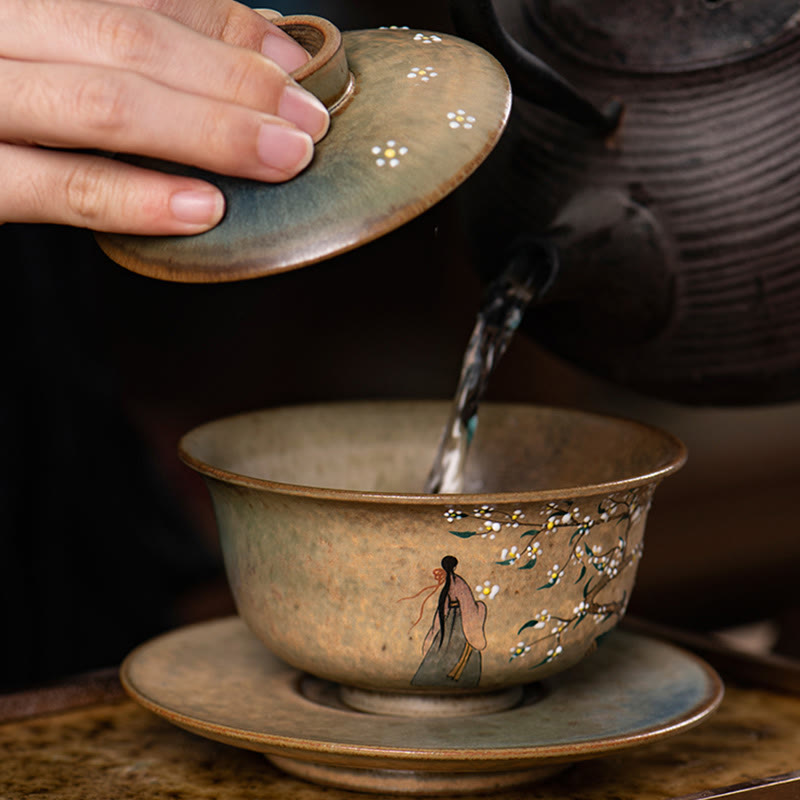 Buddha Stones Jingdezhen peintes à la main en porcelaine au four Ru Hanfu Girl Flower Ceramic Gaiwan Sancai Teacup Kung Fu Tea Cup And Saucer With Lid