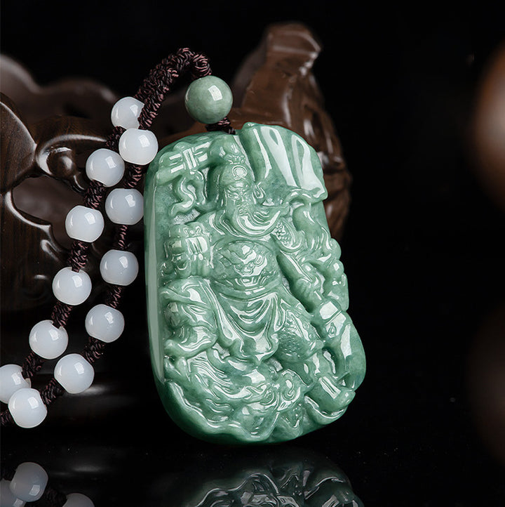 Collier pendentif amulette Guan Gong en jade naturel