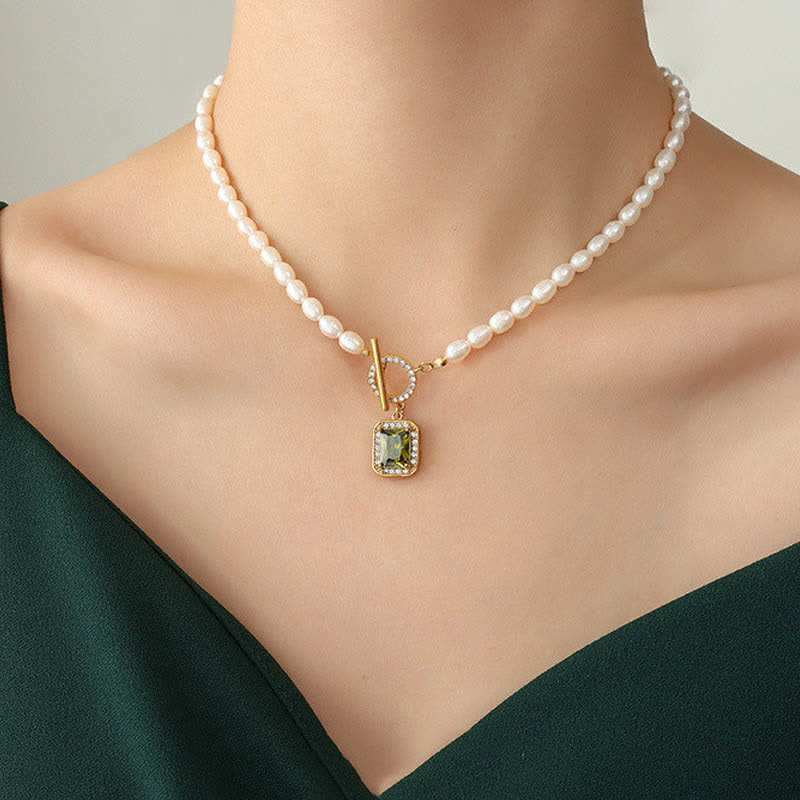 Collier pendentif en perles de zircon et breloque de richesse
