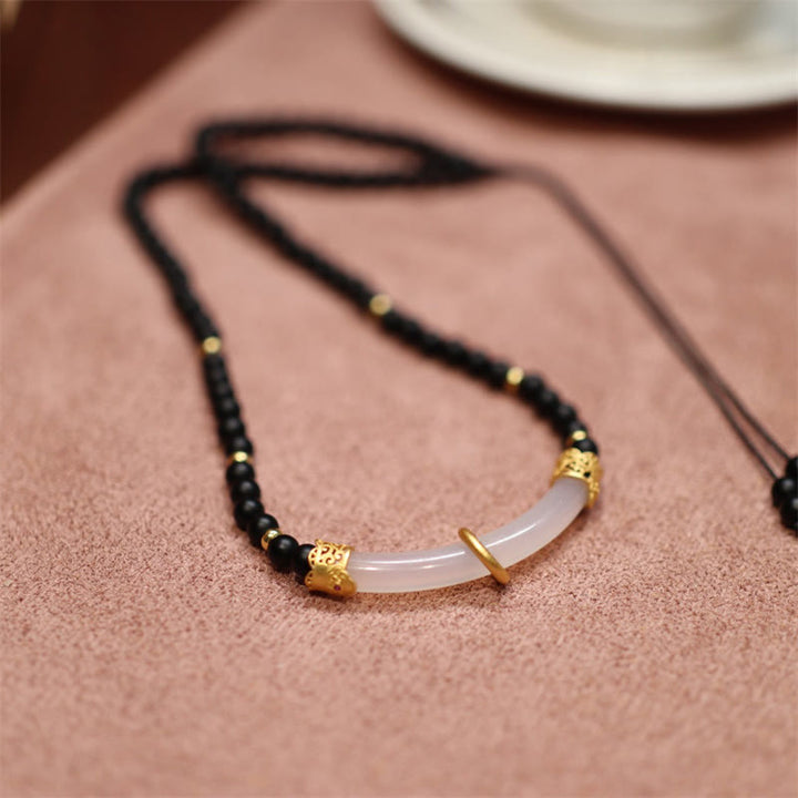 Collier avec pendentif en perles de protection en argent sterling 925 et onyx noir et calcédoine