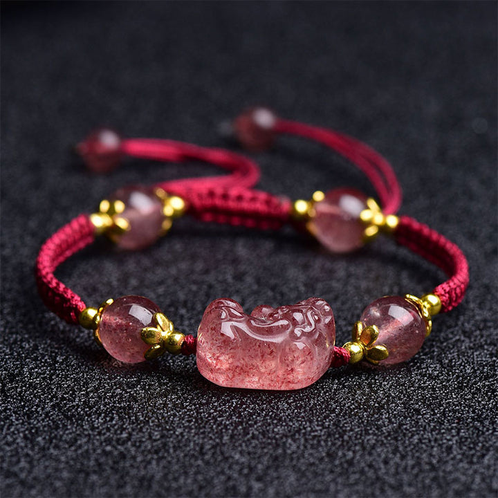 Bracelet porte-bonheur en fil rouge avec breloque Pixiu en cristal naturel de fraise de Buddha Stones
