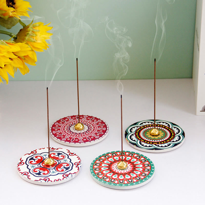 Brûleur d'encens en céramique avec bâton de bénédiction et Buddha Stones à motifs colorés