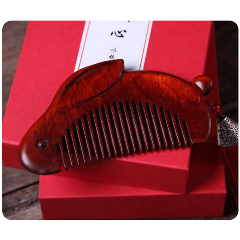 Peigne apaisant en forme de lapin mignon en bois de santal rouge à petites feuilles avec boîte cadeau