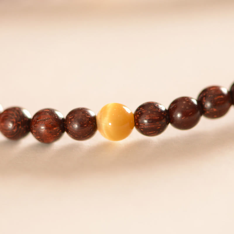 Bracelet triple tour en argent Buddha Stones 925 avec petites feuilles indiennes en bois de santal rouge et protection du caractère Fu