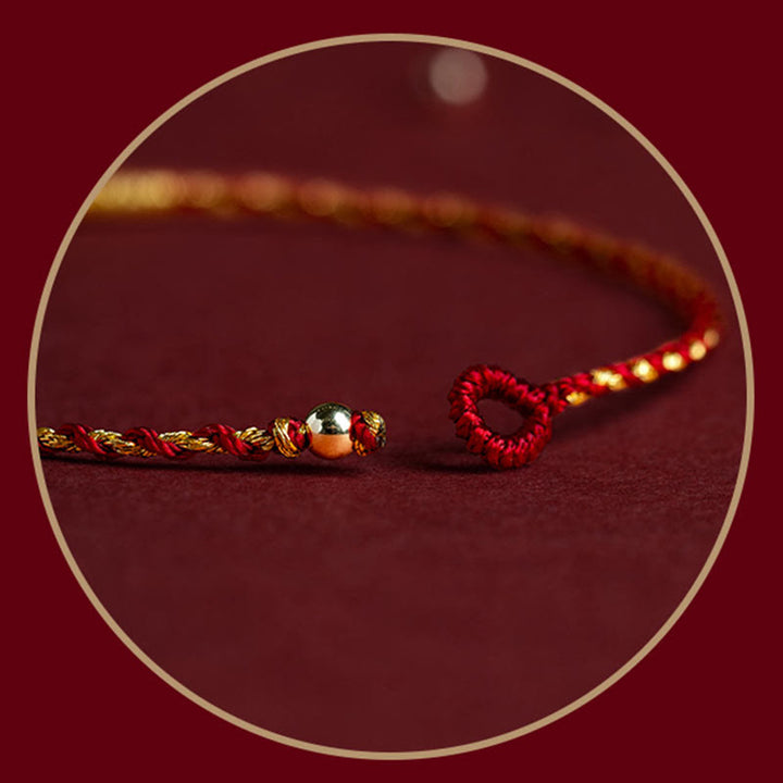 Bracelet porte-bonheur tressé en corde rouge fait main en plaqué or 14 carats avec nœud King Kong de Buddha Stones