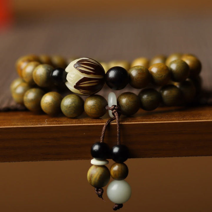 Bracelet double tour apaisant en bois de santal vert et graines de lotus Buddha Stones