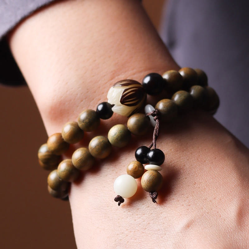 Bracelet double tour apaisant en bois de santal vert et graines de lotus Buddha Stones