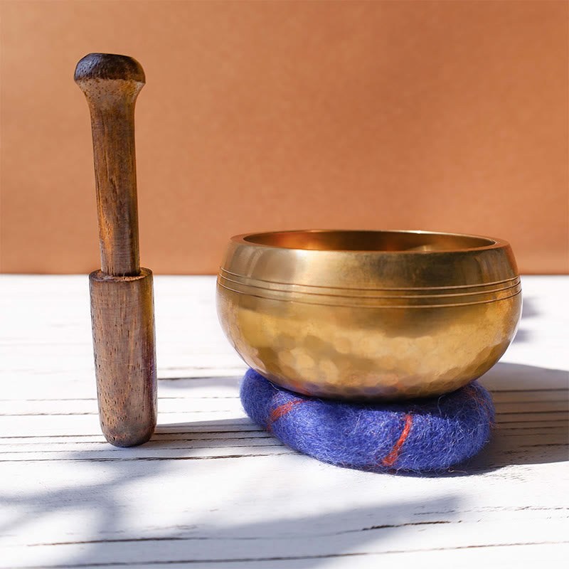 Bol chantant tibétain de méditation, fabriqué artisanalement pour la guérison et la pleine conscience. - image 1