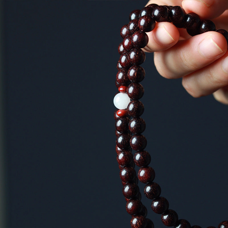 Bracelet Mala Tibétain en Buddha Stones avec Petites Feuilles et Lotus en Bois de Santal Rouge