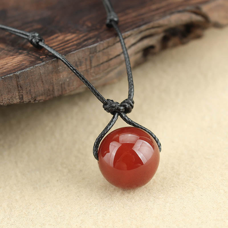 Collier avec pendentif en cuir et perles d'agate rouge de Buddha Stones