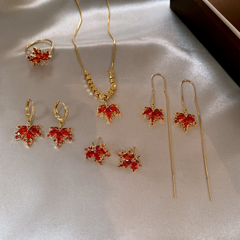 Collier pendentif bague boucles d'oreilles porte-bonheur en zircon et feuille d'érable en Buddha Stones