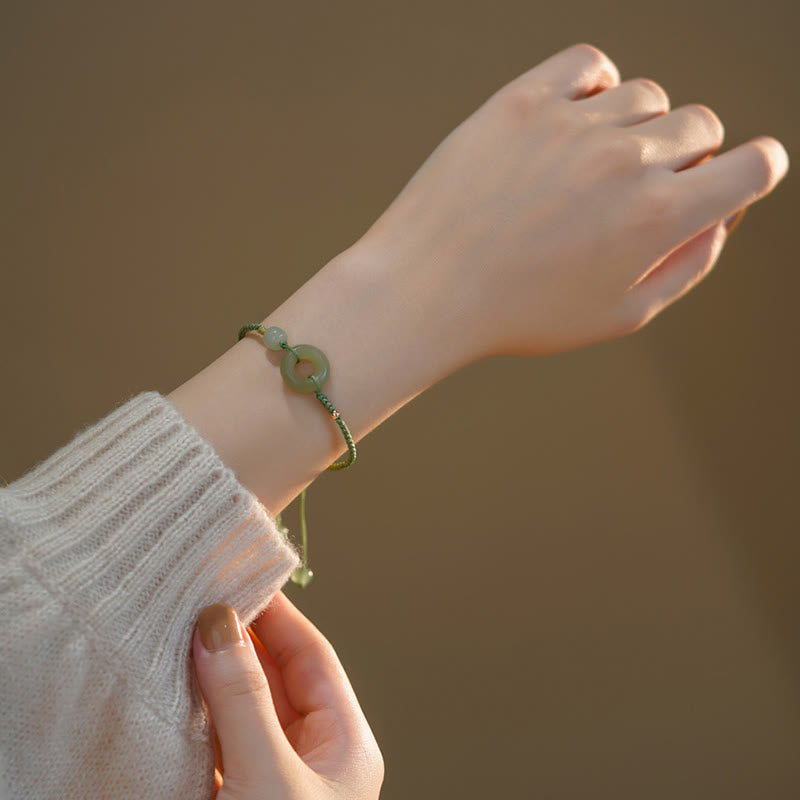 Bracelet en corde avec perles porte-bonheur et breloque en jade et Buddha Stones
