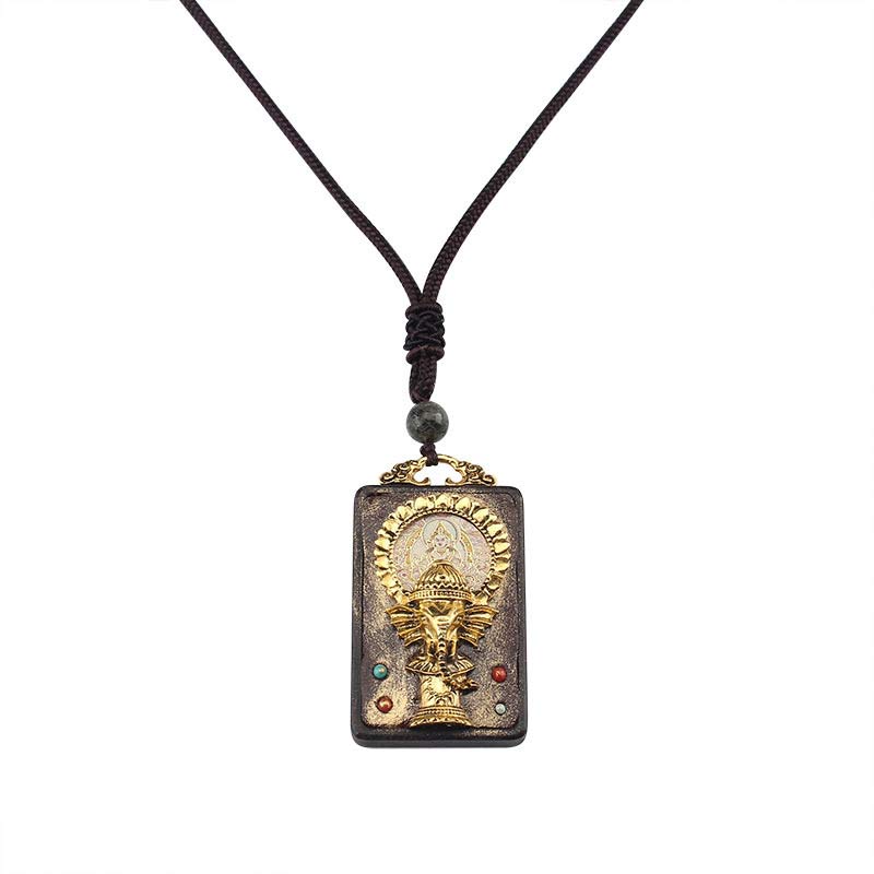 Collier avec pendentif en corde représentant un éléphant en bois d'ébène, dieu de la fortune et de la bénédiction du Bouddha