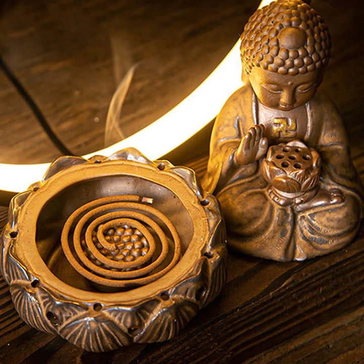 Buddha Stones Bouddha Lotus Fontaine à fumée à refoulement Brûleur d'encens de bénédiction en céramique avec décoration lumineuse