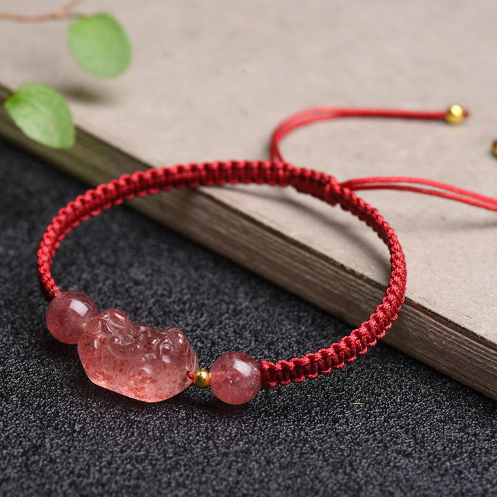 Bracelet porte-bonheur en fil rouge PiXiu en quartz fraise naturel Buddha Stones