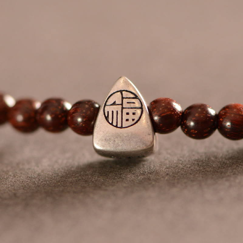 Bracelet triple tour en argent Buddha Stones 925 avec petites feuilles indiennes en bois de santal rouge et protection du caractère Fu